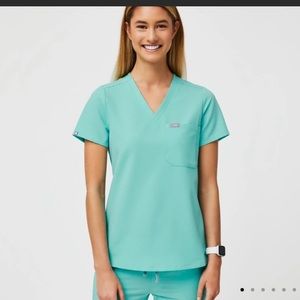 Figs Catarina Fresh Aqua Scrub Top